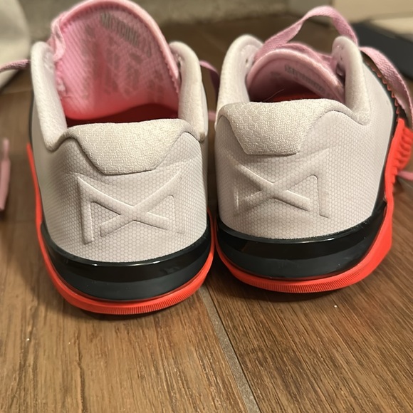 Nike Metcon size 8 women’s lavender/orange/grey - Picture 5 of 5